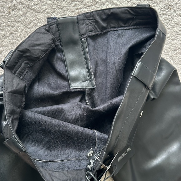 Gen Kiss Alexa Flared Pants - Picture 8 of 12